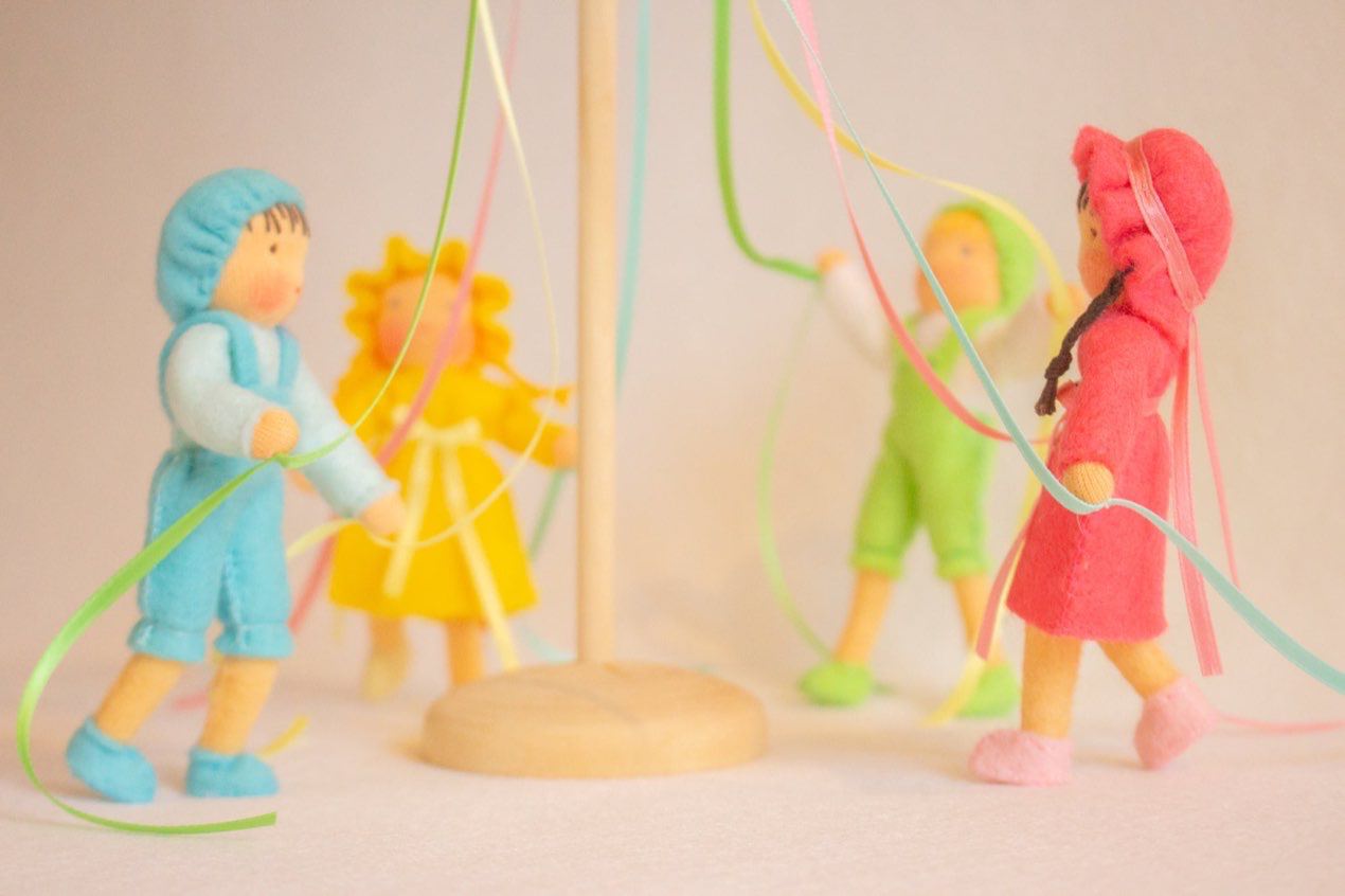 atelier pippilotta vier dansende kinderen ginger fairy